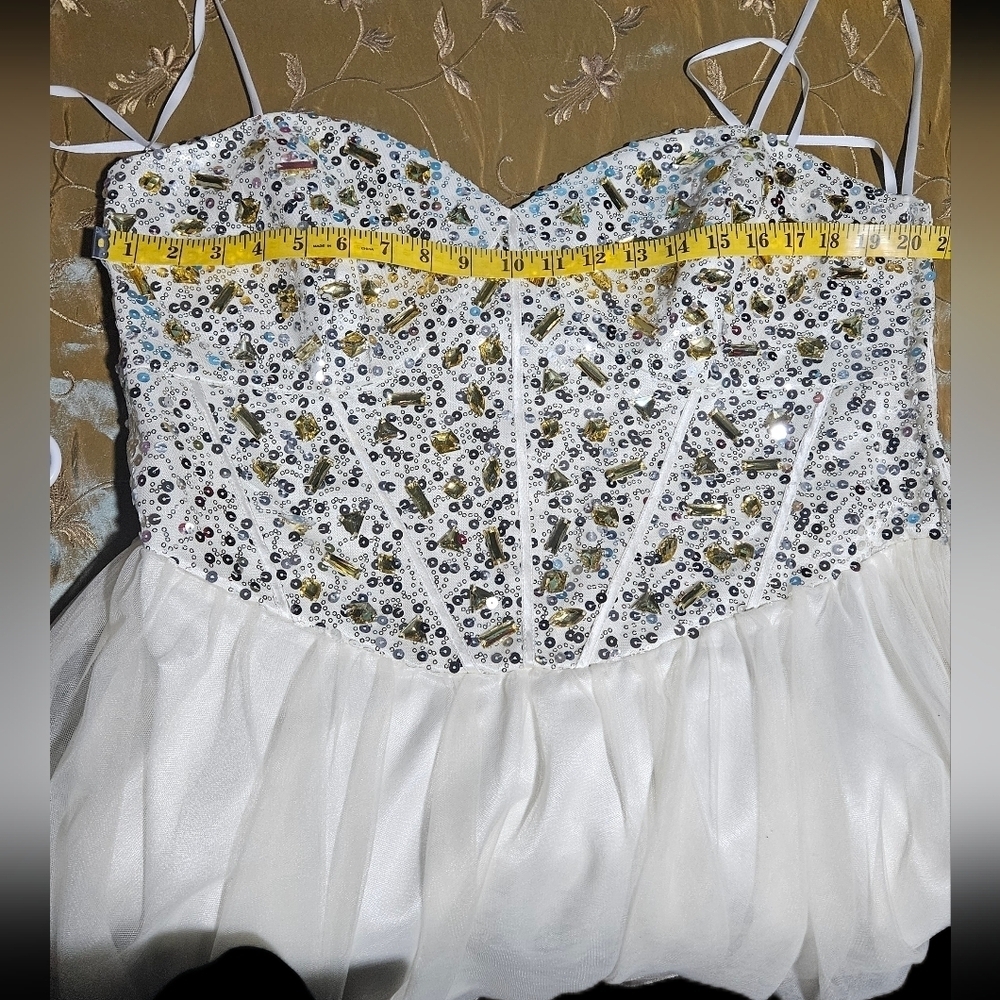 Deb Strapless White and Gold Dress. Size 22. Chiffon Flare Skirt - Picture 12 of 12